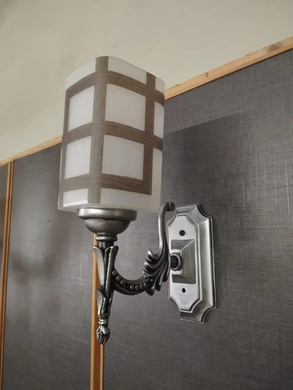 Beautiful Mounted Wall Lamp – Modern Indoor & Outdoor Wall Light