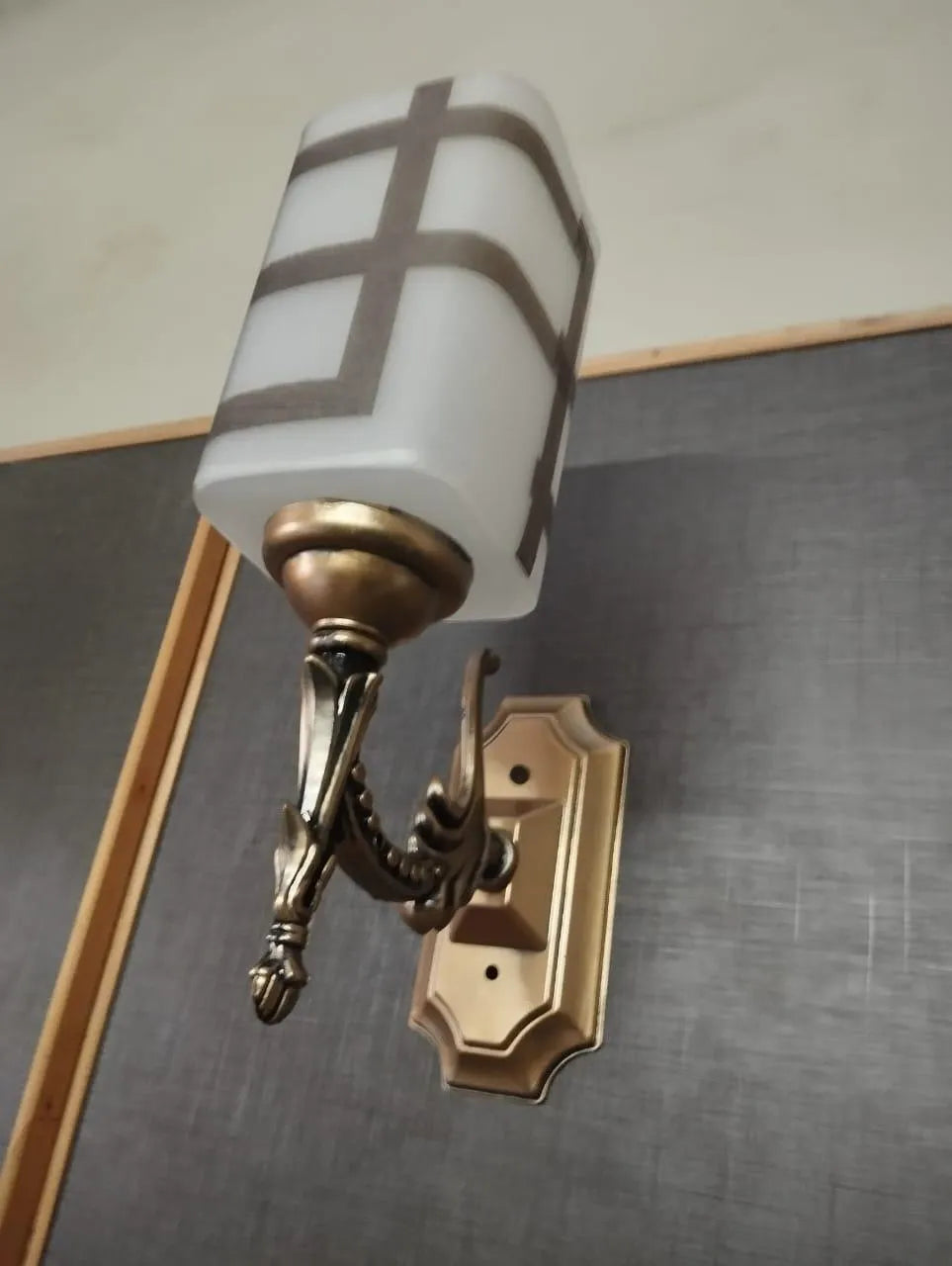 Beautiful Mounted Wall Lamp – Modern Indoor & Outdoor Wall Light